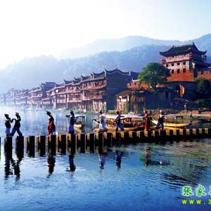 LH線：鳳凰古城、古苗寨神秘湘西一日游！