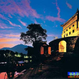 喜樂L線：天門山、張家界、袁家界、猛洞河、鳳凰古城超經(jīng)典五日游