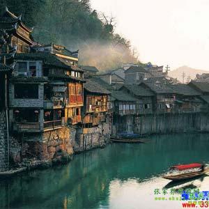 【長沙往返路線1】張家界、鳳凰古城、天子山、黃龍洞三晚四日游