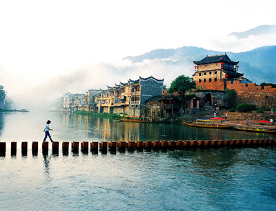 長沙往返A9線：鳳凰古城、德夯苗寨、矮寨吊索橋品質(zhì)純玩兩日游