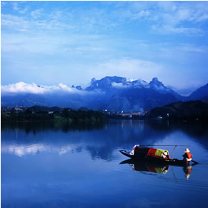 喜樂O線：猛洞河漂流、鳳凰古城兩日游