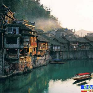 時(shí)尚商務(wù)C線：張家界、天門山、鳳凰古城四日游